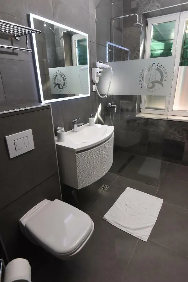 Apartment Ferienwohnung Puntamika Laterna Zadar Kroatien