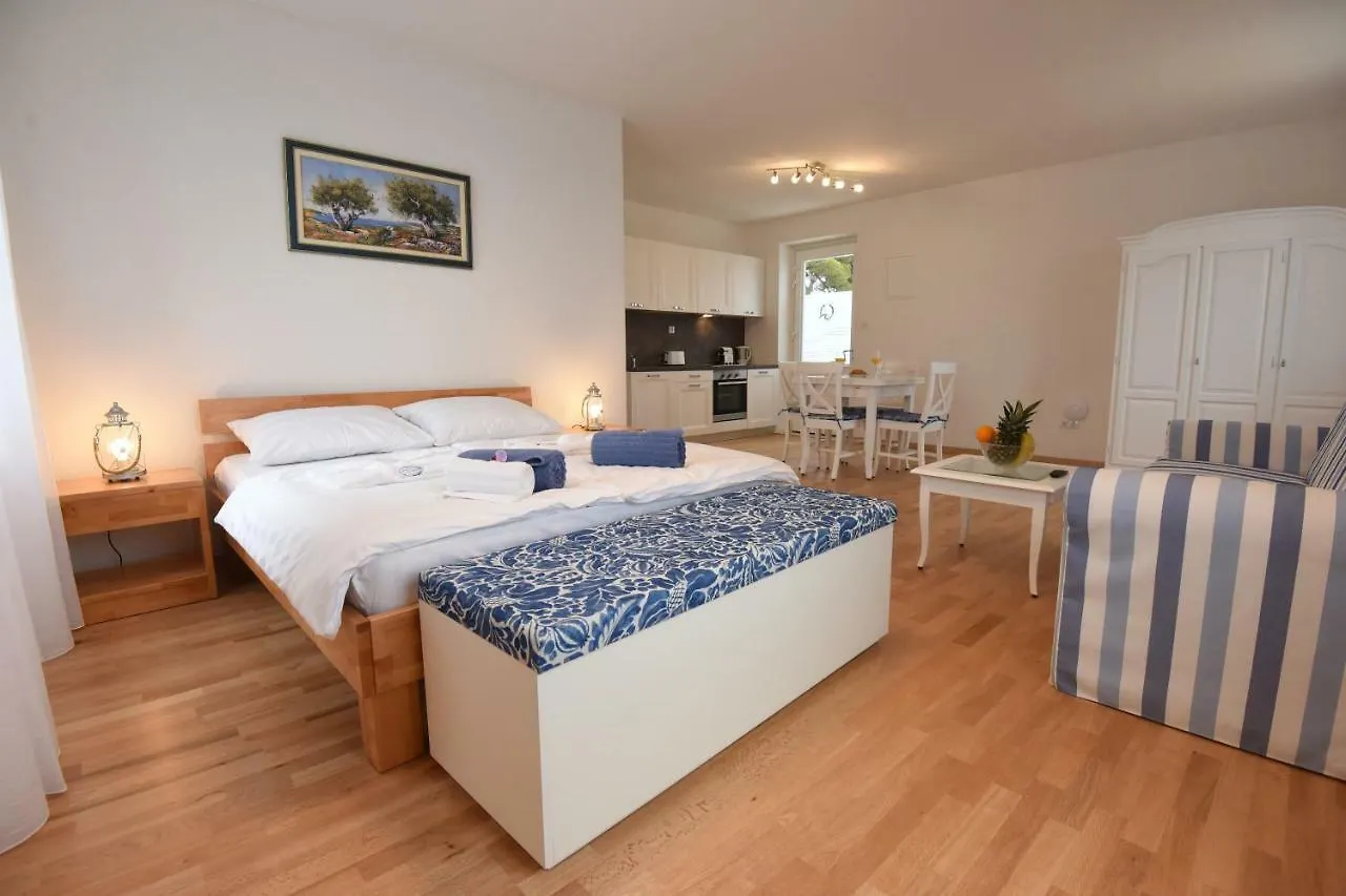 Ferienwohnung Puntamika Laterna Zadar Kroatien