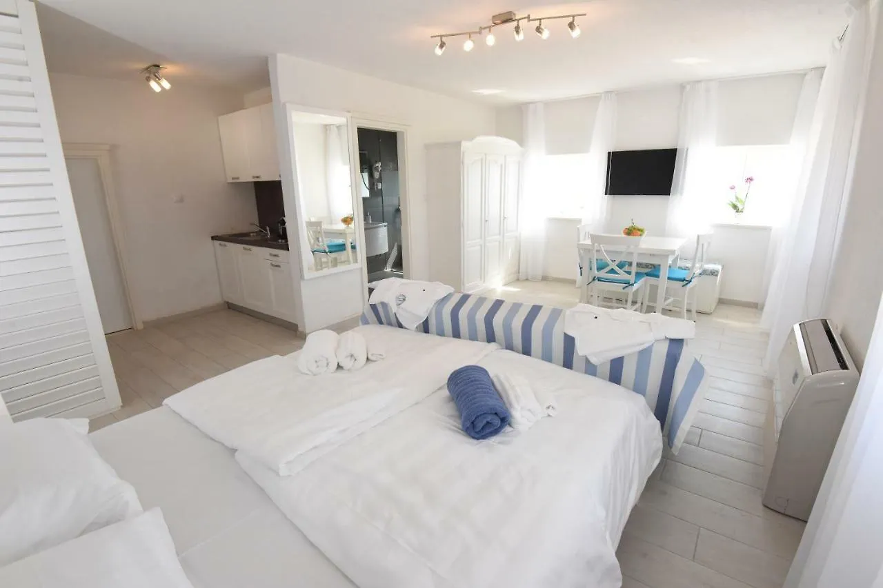 Ferienwohnung Puntamika Laterna Zadar Apartment